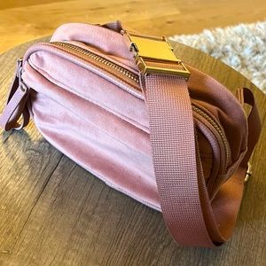 💕 Rose Gold fanny pack / cross body bag 💕